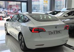 تێسلا مۆدێل 3